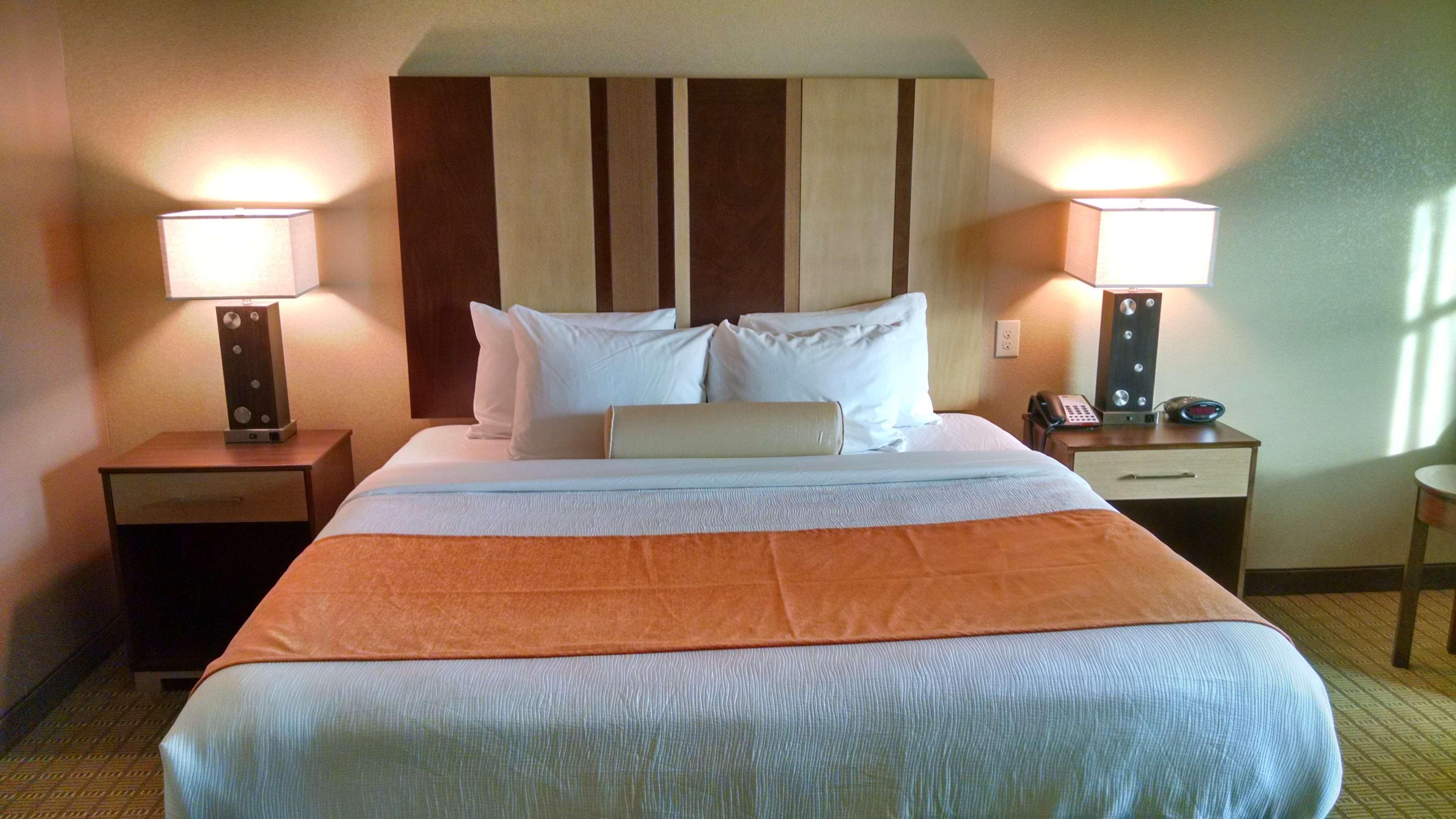 Best Western Plus Flatonia Inn Екстер'єр фото