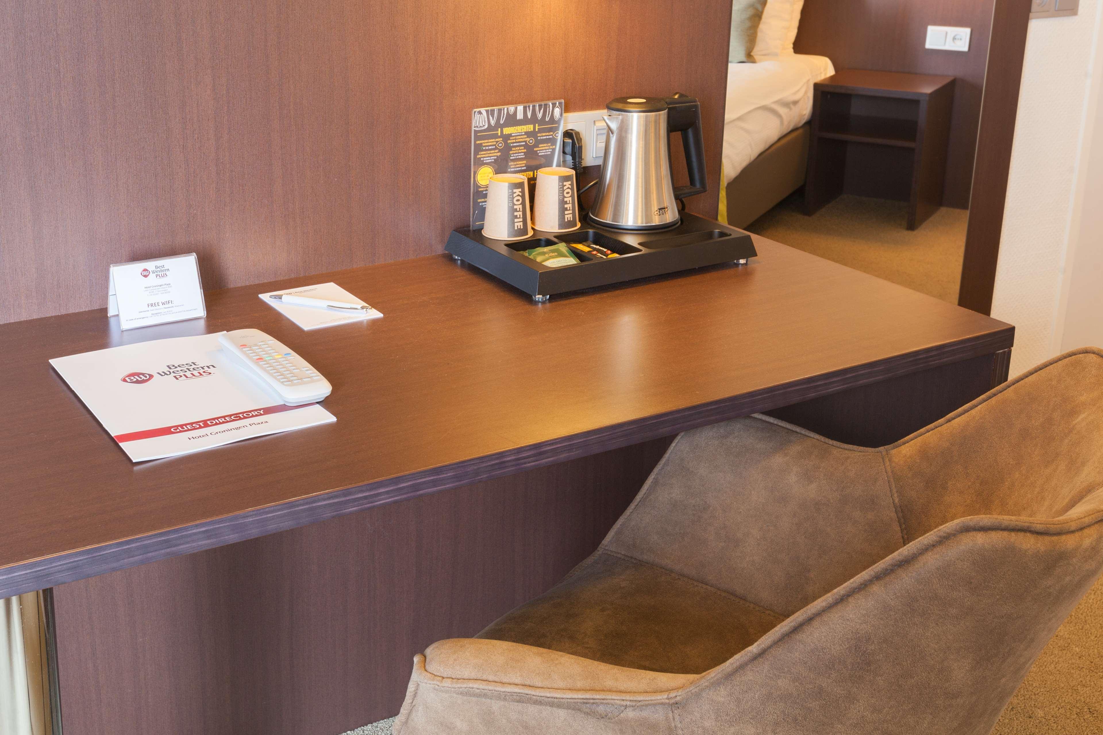 Best Western Plus Flatonia Inn Екстер'єр фото