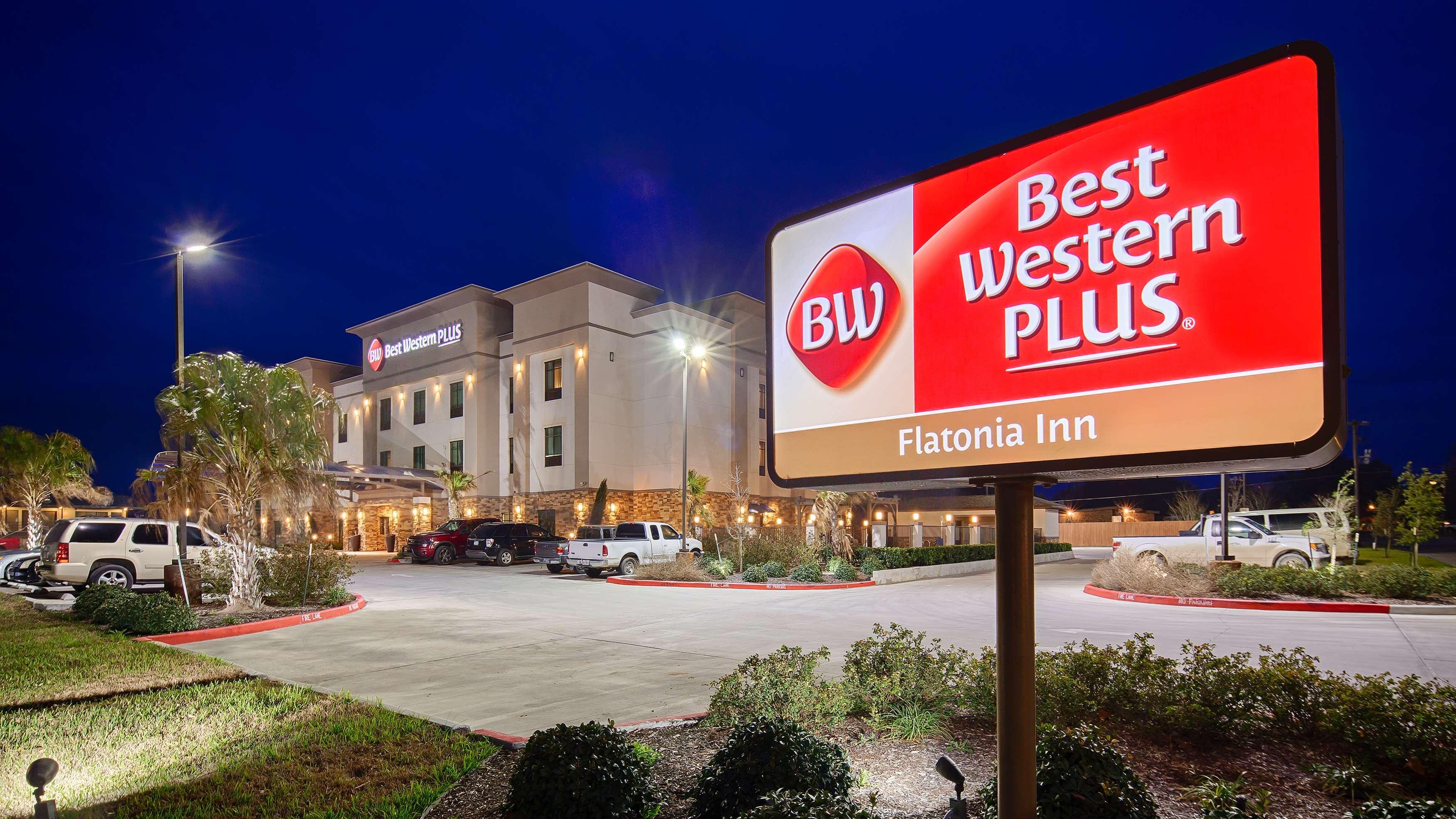 Best Western Plus Flatonia Inn Екстер'єр фото