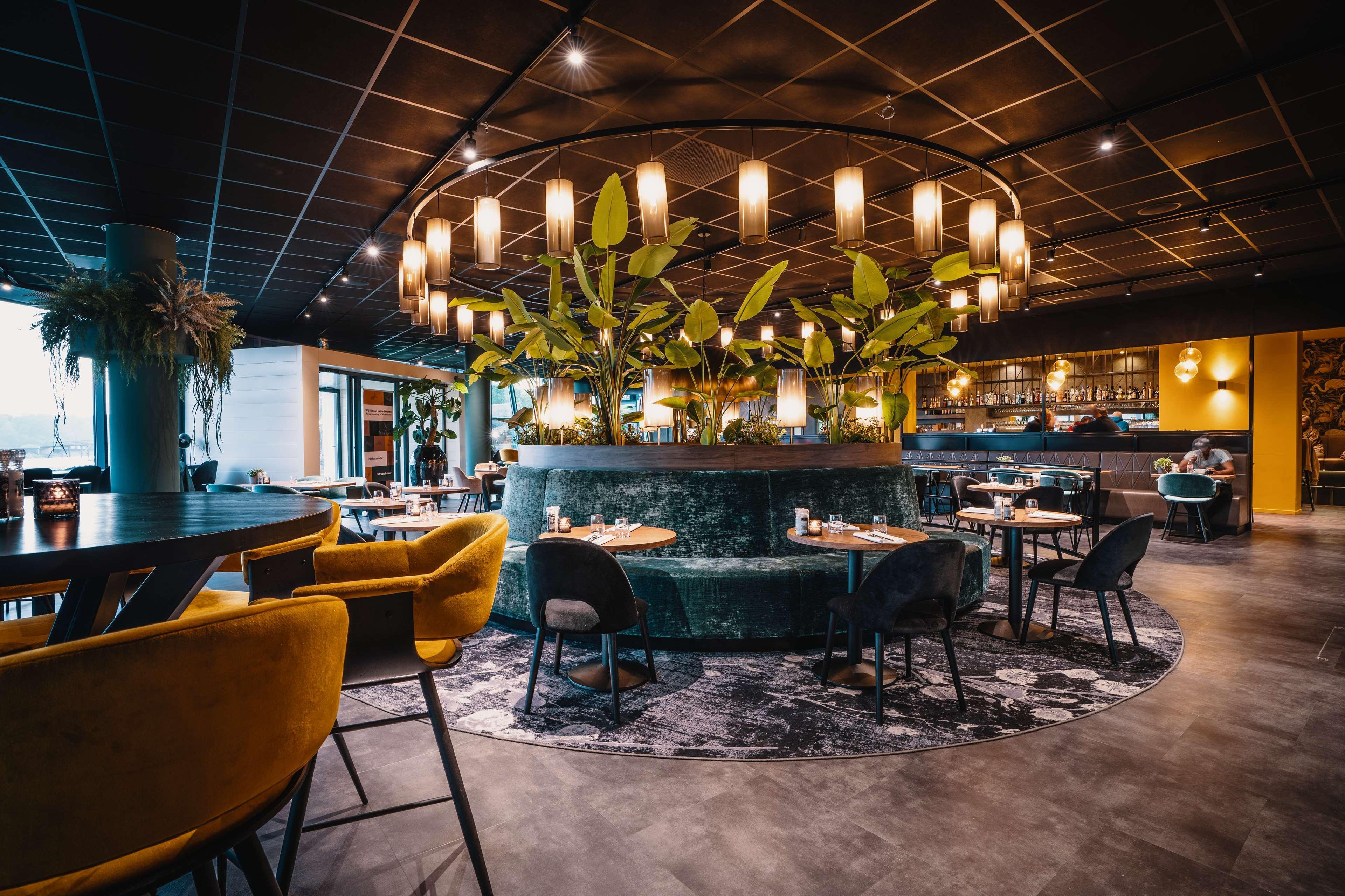 Best Western Plus Flatonia Inn Екстер'єр фото