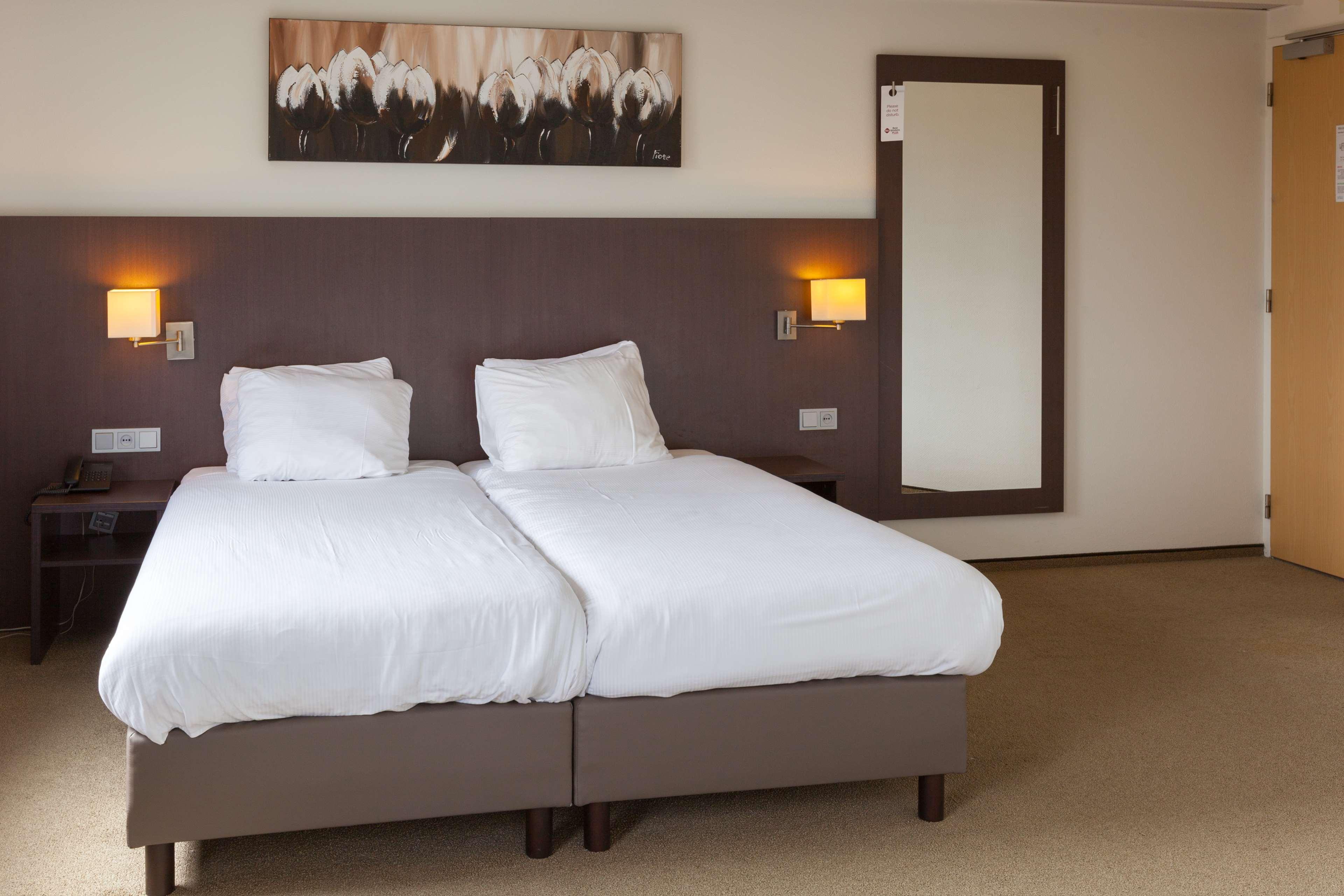 Best Western Plus Flatonia Inn Екстер'єр фото