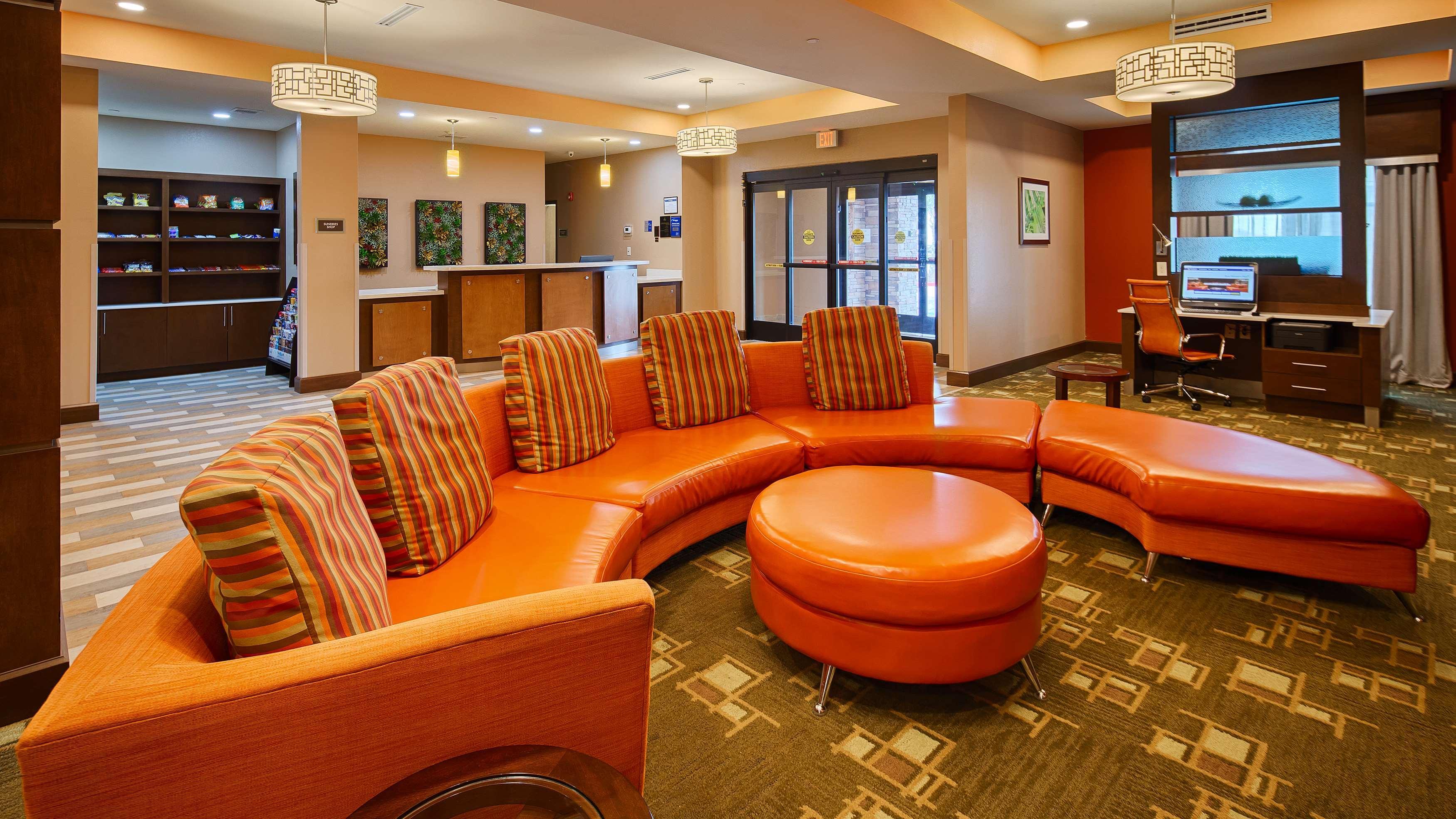 Best Western Plus Flatonia Inn Екстер'єр фото