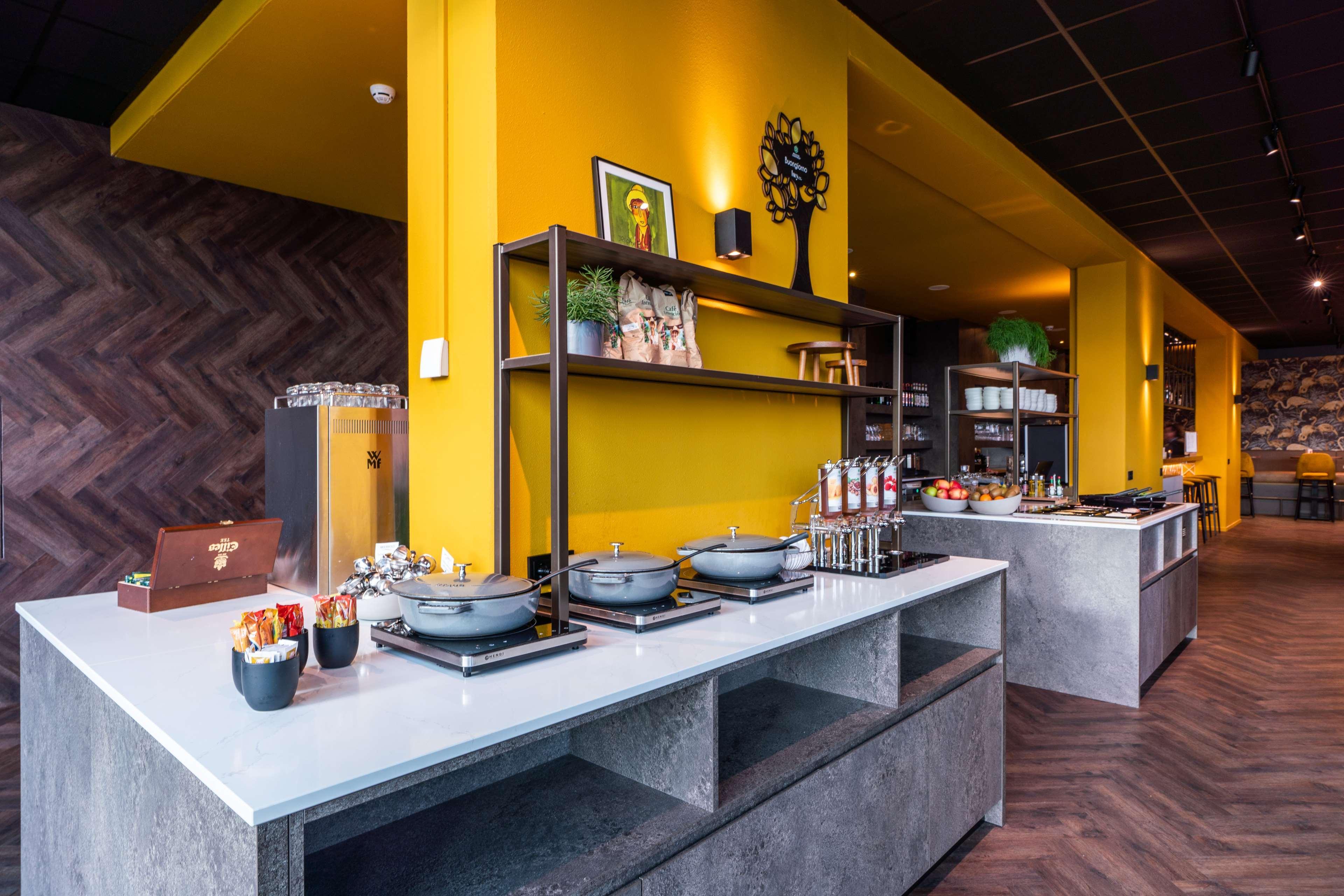 Best Western Plus Flatonia Inn Екстер'єр фото