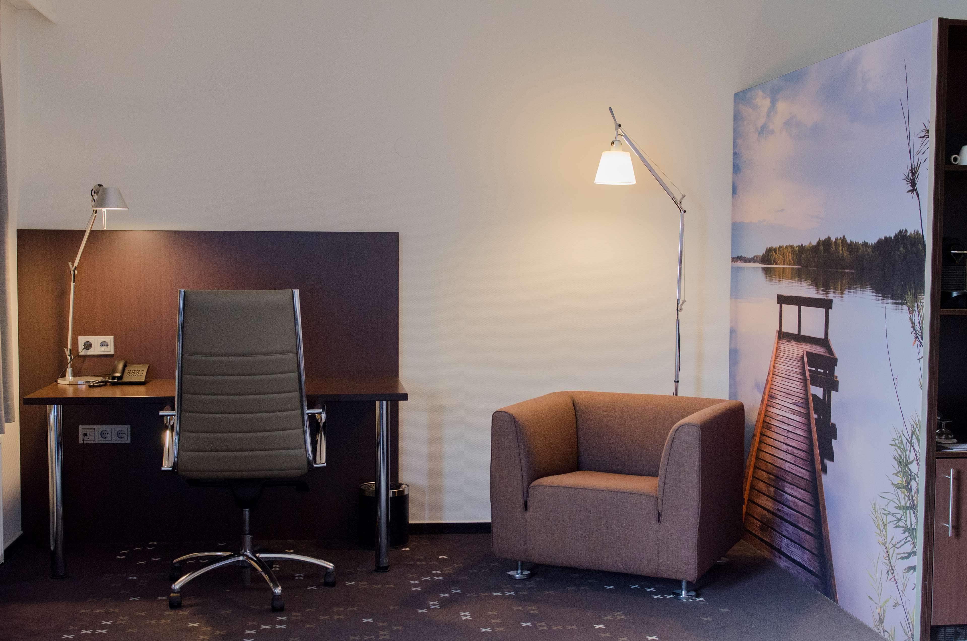 Best Western Plus Flatonia Inn Екстер'єр фото