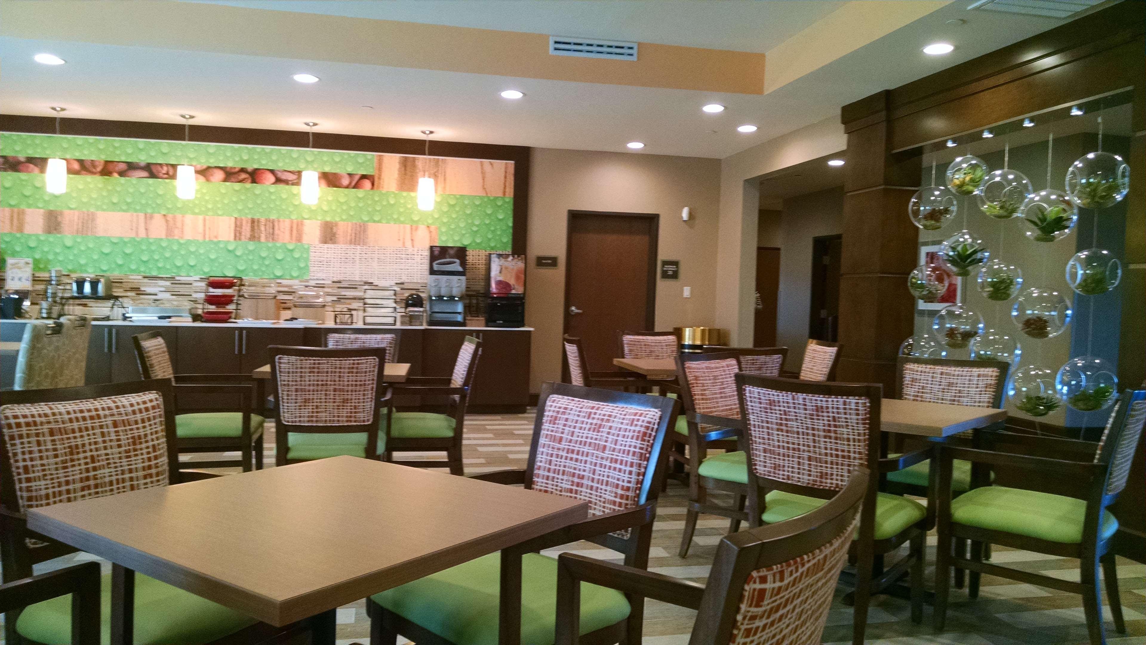 Best Western Plus Flatonia Inn Екстер'єр фото