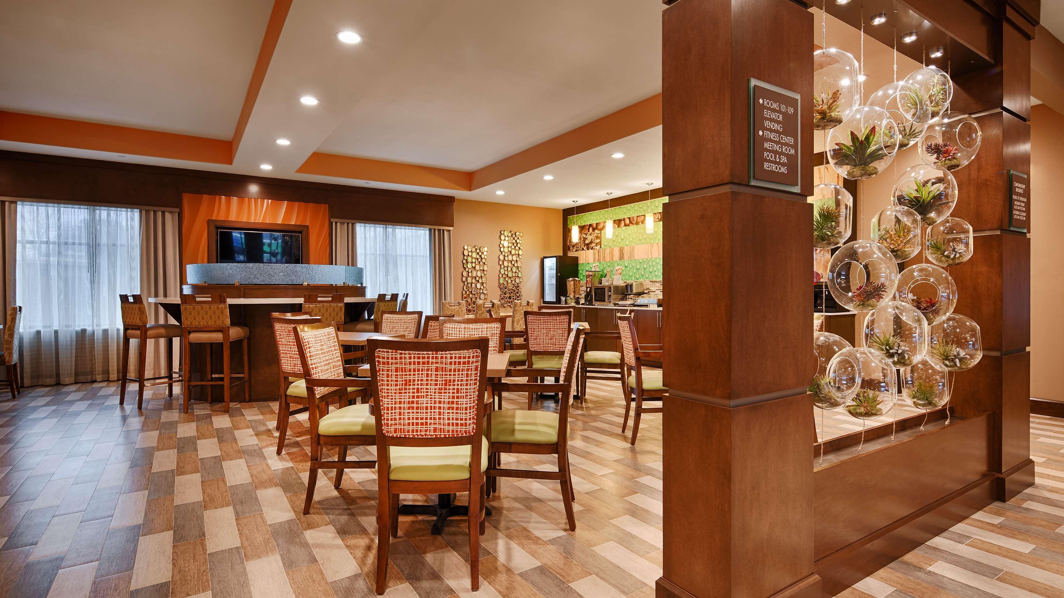 Best Western Plus Flatonia Inn Екстер'єр фото
