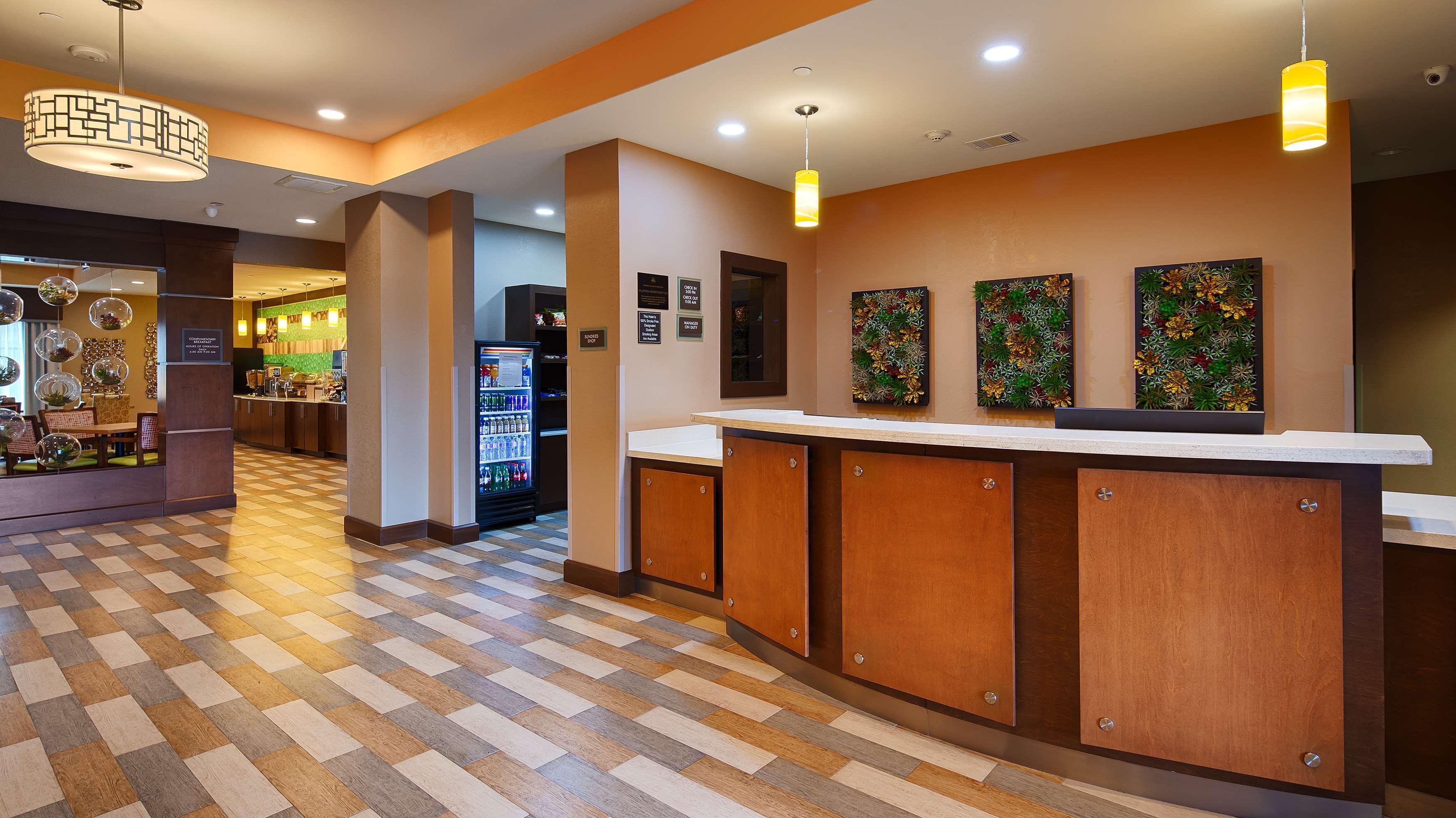 Best Western Plus Flatonia Inn Екстер'єр фото